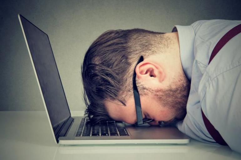 ¿Cómo evitar el cansancio físico y mental en el trabajo?