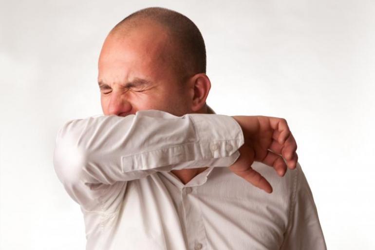 MinSalud también recomienda desinfectar objetos o superficies tocadas frecuentemente. FOTO: ISTOC MinSalud también recomienda desinfectar objetos o superficies tocadas frecuentemente. FOTO: ISTOC