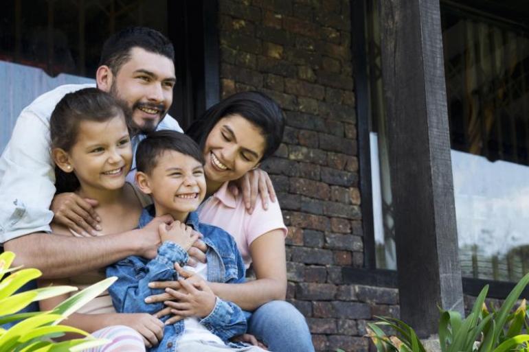 La ley no establece ningún tiempo mínimo de trabajo para tener derecho a la jornada familiar La ley no establece ningún tiempo mínimo de trabajo para tener derecho a la jornada familiar