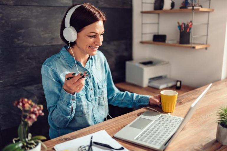Teletrabajar no significa estar de vacaciones, debes estar disponible. Foto: iStock Teletrabajar no significa estar de vacaciones, debes estar disponible. Foto: iStock