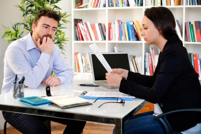 Algunas empresas hacen estudios de seguridad para validar títulos académicos. Algunas empresas hacen estudios de seguridad para validar títulos académicos.